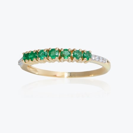 0.36ct Zambian Emerald & Dia. Graduated Ring 9ct Yellow Gold