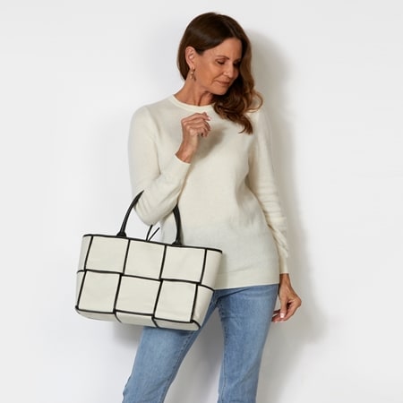 Holiday  Lesley  Tote Bag