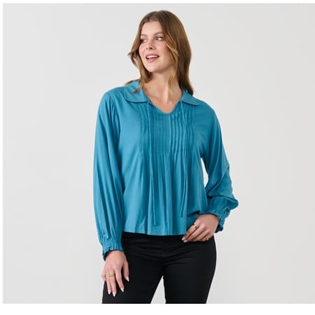 Holmes & Fallon Pleated Blouse with Collar