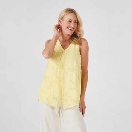 Hailey Lyn V-Neck Sleeveless Flyaway Chiffon Jaquard Top