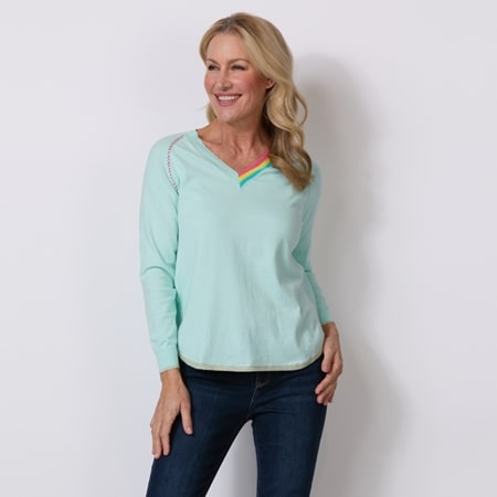 LD & Co  Rounded Bottom V-Neck Jumper